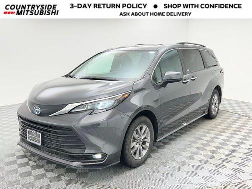 2025 Toyota Sienna XLE