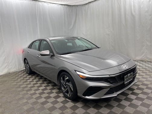 2025 Hyundai ELANTRA SEL