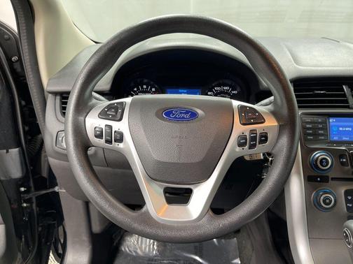 TUXEDO BLACK METALLIC 2014 Ford Edge SE