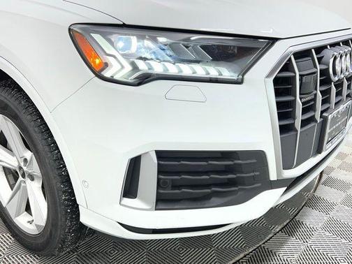 2024 Audi Q7 45 Premium Plus