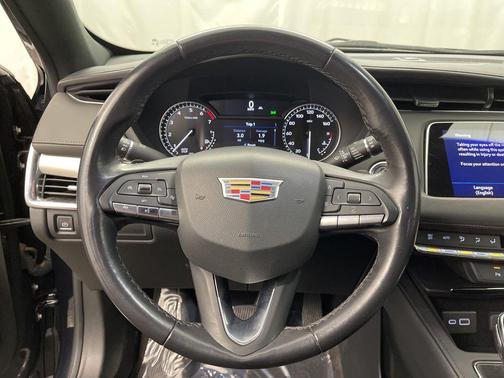 2023 Cadillac XT4 Premium Luxury