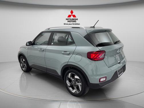 Mirage Green 2025 Hyundai VENUE SEL