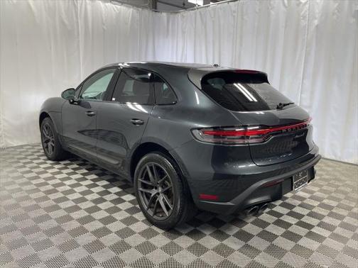 2023 Porsche Macan Base
