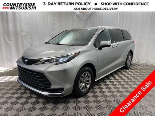 2024 Toyota Sienna LE