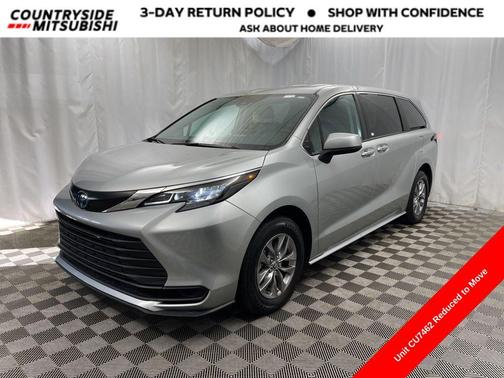 2024 Toyota Sienna LE
