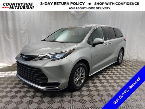 2024 Toyota Sienna LE
