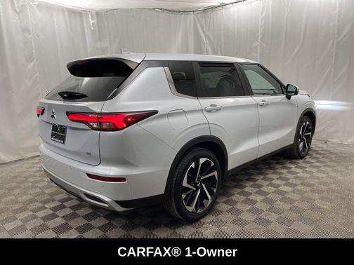 2024 Mitsubishi Outlander SE Black Edition w/Pano Roof