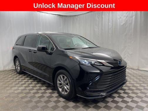 2024 Toyota Sienna LE