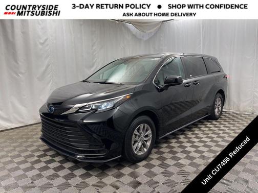 2024 Toyota Sienna LE