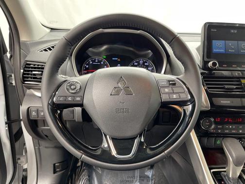 White Diamond 2026 Mitsubishi Eclipse Cross SE