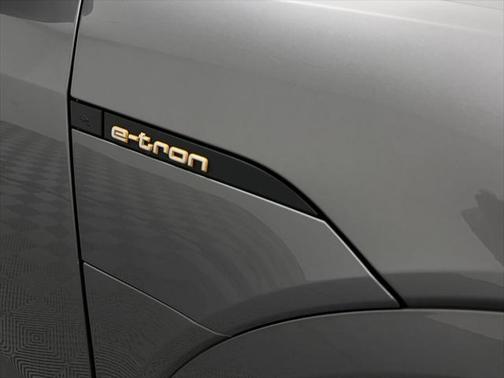 2021 Audi e-tron Premium Plus
