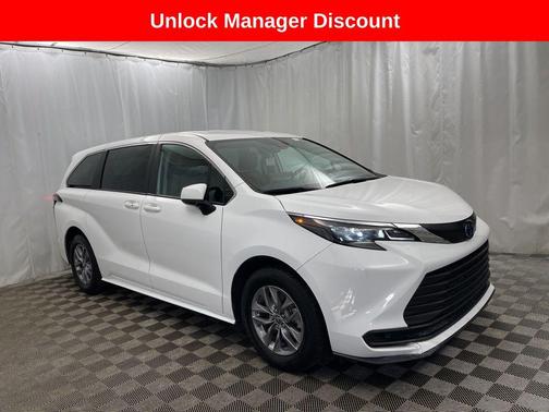 2024 Toyota Sienna LE