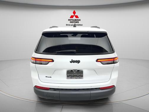 Bright White Clearcoat 2023 Jeep Grand Cherokee L Altitude