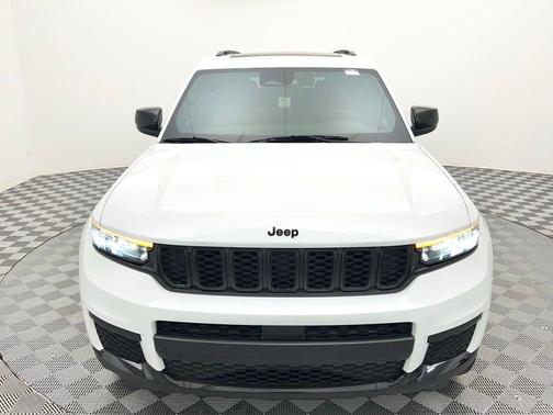 Bright White Clearcoat 2023 Jeep Grand Cherokee L Altitude