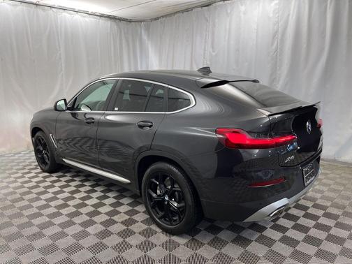 2024 BMW X4 xDrive30i