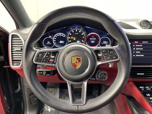 2022 Porsche Cayenne Base
