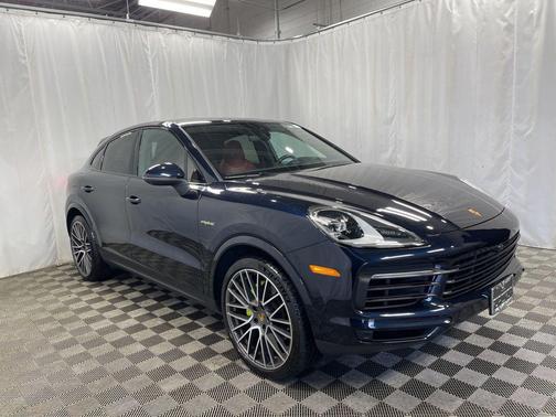 2022 Porsche Cayenne Base