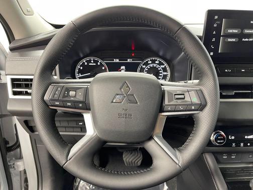 2026 Mitsubishi Outlander SE S-AWC