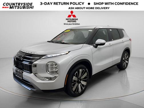 White Diamond 2026 Mitsubishi Outlander SE S-AWC