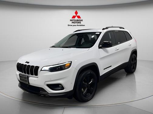 Bright White Clearcoat 2023 Jeep Cherokee Altitude