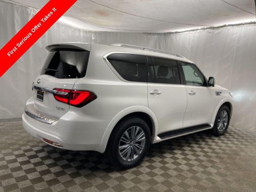 2024 INFINITI QX80 Luxe