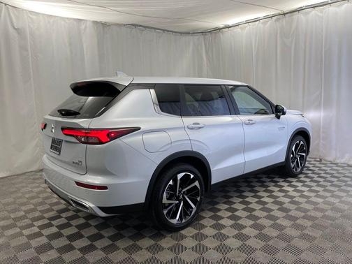 2025 Mitsubishi Outlander PHEV SE S-AWC