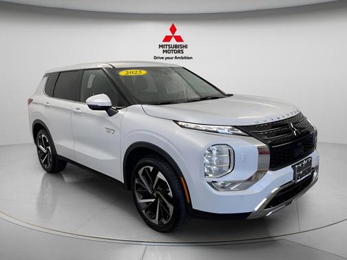 2025 Mitsubishi Outlander PHEV SE