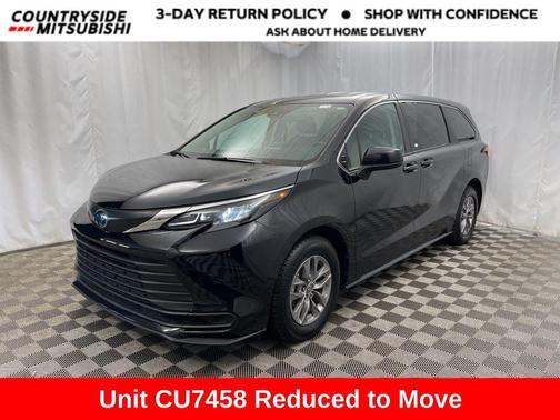 2024 Toyota Sienna LE