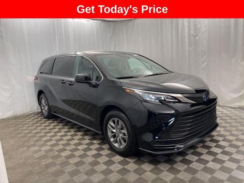 2024 Toyota Sienna LE