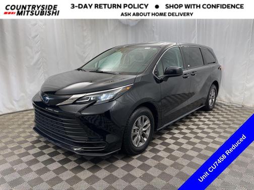 2024 Toyota Sienna LE