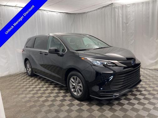 2024 Toyota Sienna LE