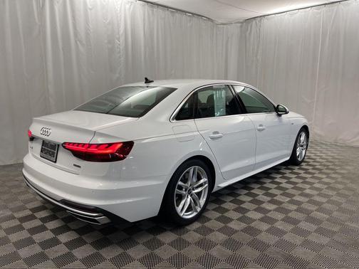 2023 Audi A4 45 S line Premium Plus