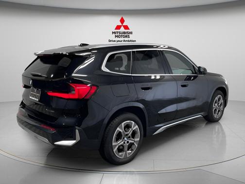 Black Sapphire Metallic 2025 BMW X1 xDrive28i