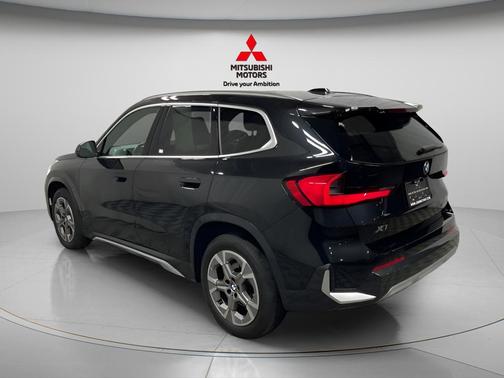 Black Sapphire Metallic 2025 BMW X1 xDrive28i