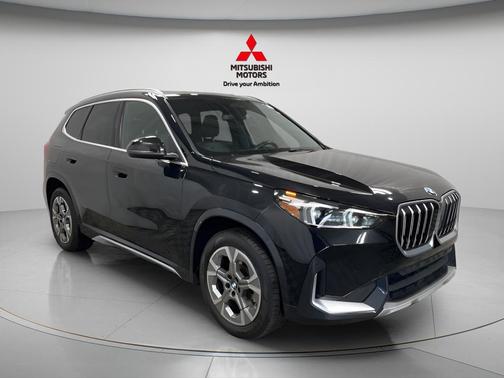 Black Sapphire Metallic 2025 BMW X1 xDrive28i