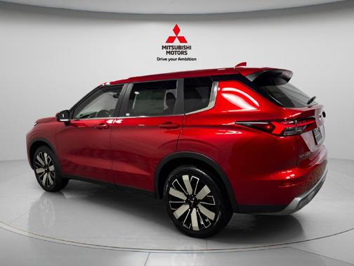 Diamond 2027 Mitsubishi Outlander SE S-AWC