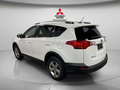 Super White 2015 Toyota RAV4 XLE