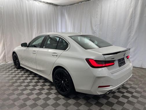 2024 BMW 330 i xDrive