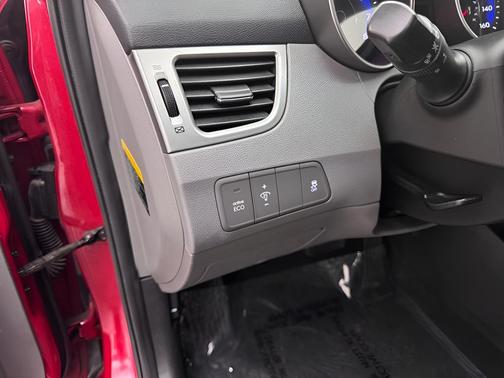 Geranium Red 2013 Hyundai ELANTRA GLS
