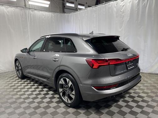 2021 Audi e-tron Premium