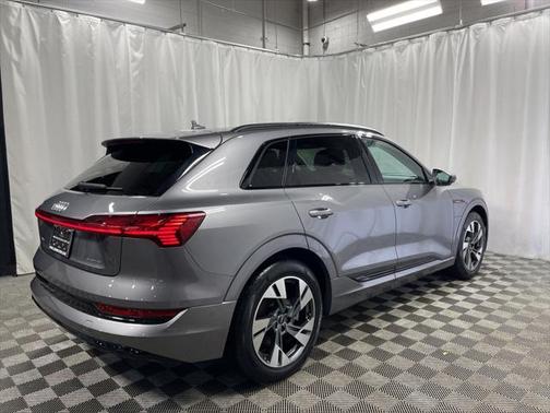 2021 Audi e-tron Premium
