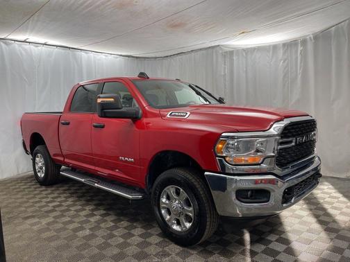 2024 RAM 2500 Big Horn Crew Cab 4x4 6'4' Box