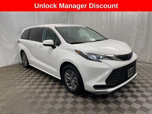 2024 Toyota Sienna LE