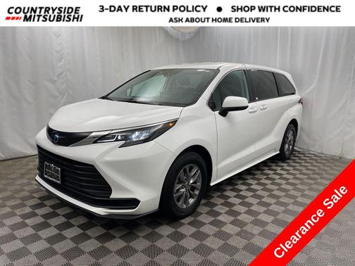 2024 Toyota Sienna LE