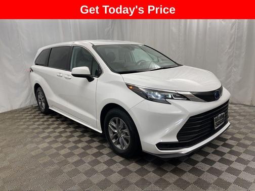 2024 Toyota Sienna LE
