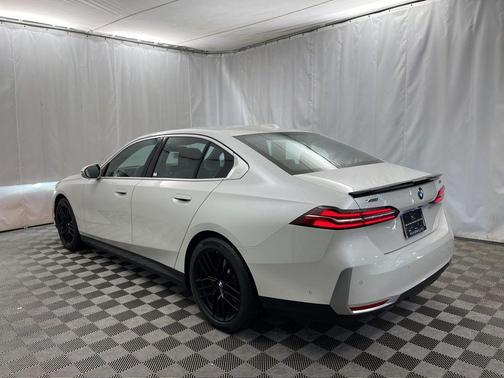 2024 BMW 530 i xDrive