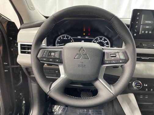 2025 Mitsubishi Outlander SE S-AWC