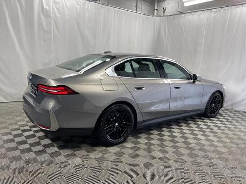 2024 BMW 530 i xDrive