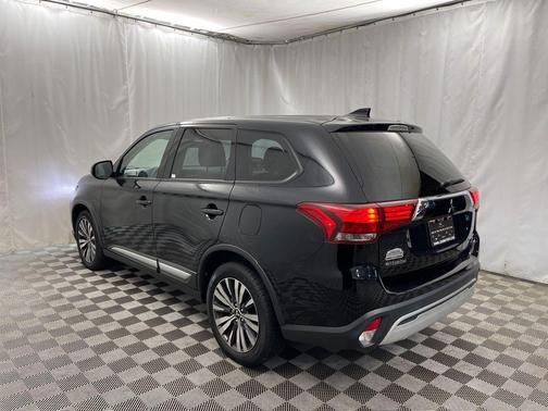 2019 Mitsubishi Outlander SE