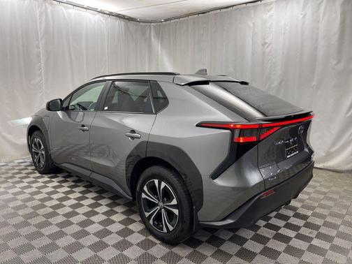 2025 Toyota bZ4X XLE